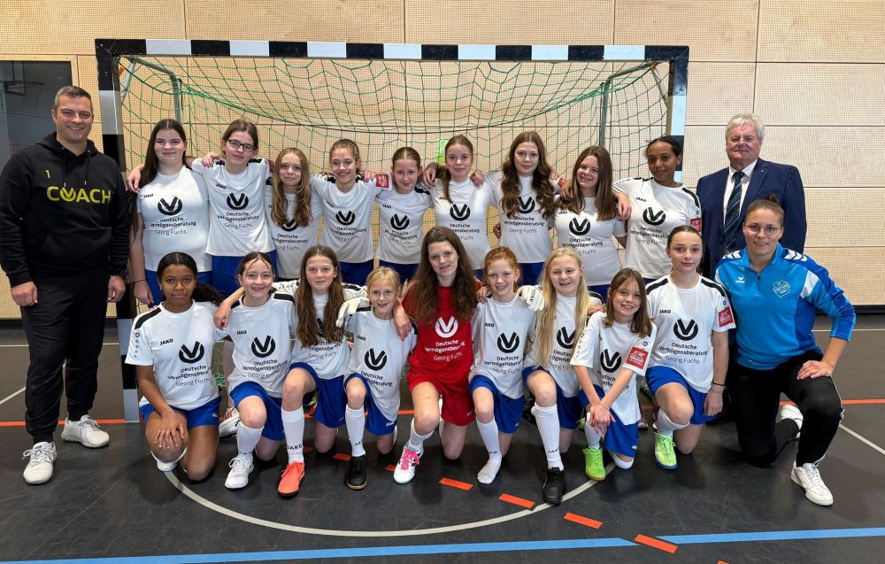 C-Mädls mit neuer Dress für die Rückrunde ausgestattet