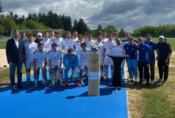 Vielen Dank für den Spielball zum Saisonabschluss der A-Klasse Freyung
